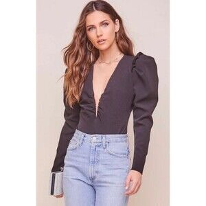Astr the Label Bodysuit NWOT Amora Black Puff Sleeve Plunge Neck Size XS